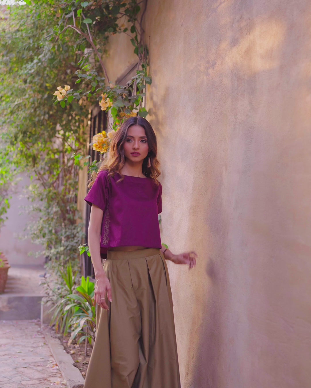 Detailed video of the Plum skirt and Khakee top